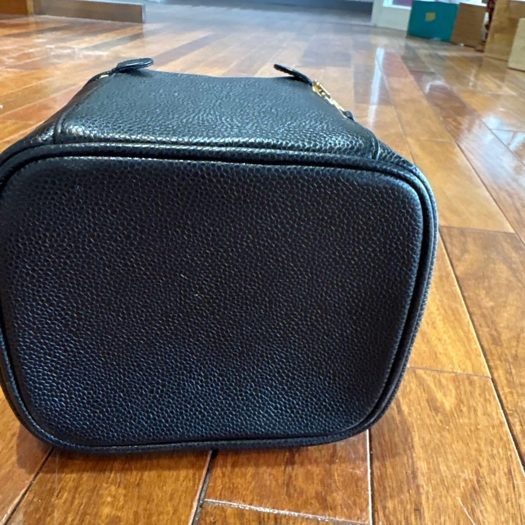 CHANEL ブラックレザー ハンドバッグ