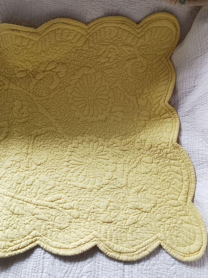 ヴィンテージフランス トラプント ブティ風キルト 向日葵＆花レリーフ 