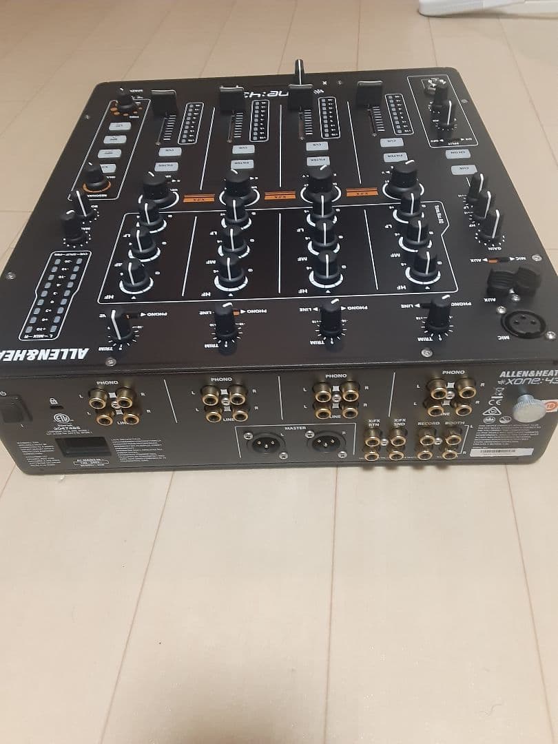 アレヒアンドヒース　ALLEN&HEATH XONE43