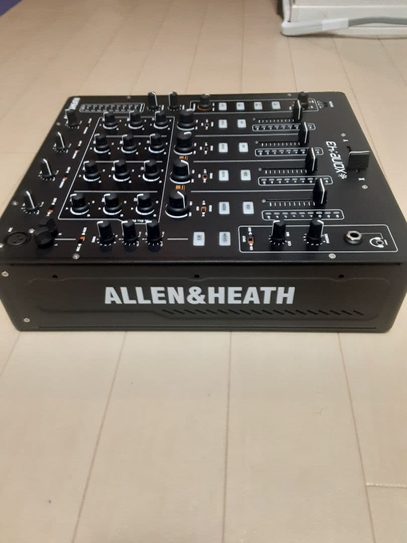 アレヒアンドヒース　ALLEN&HEATH XONE43