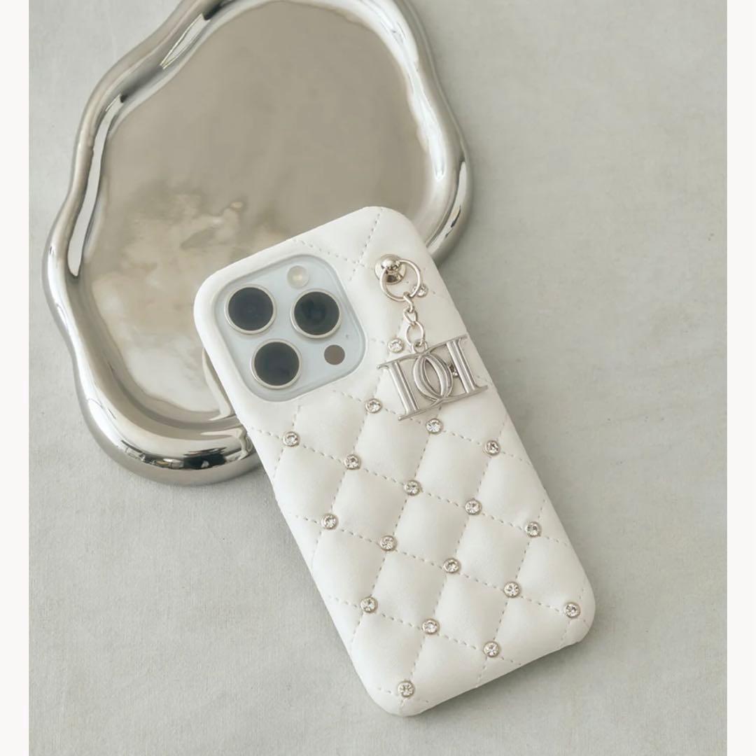Darich キルティングビジューDDチャームiPhoneケース　16Pro 白