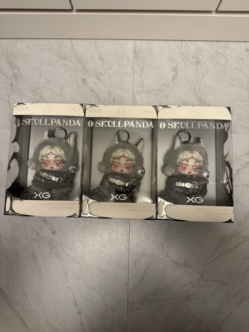 【新品未開封】POPMART SKULLPANDA × XGぬいぐるみ3体セット