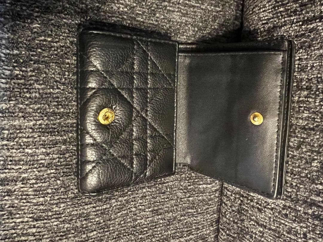 Dior キルティングレザー三つ折り財布
