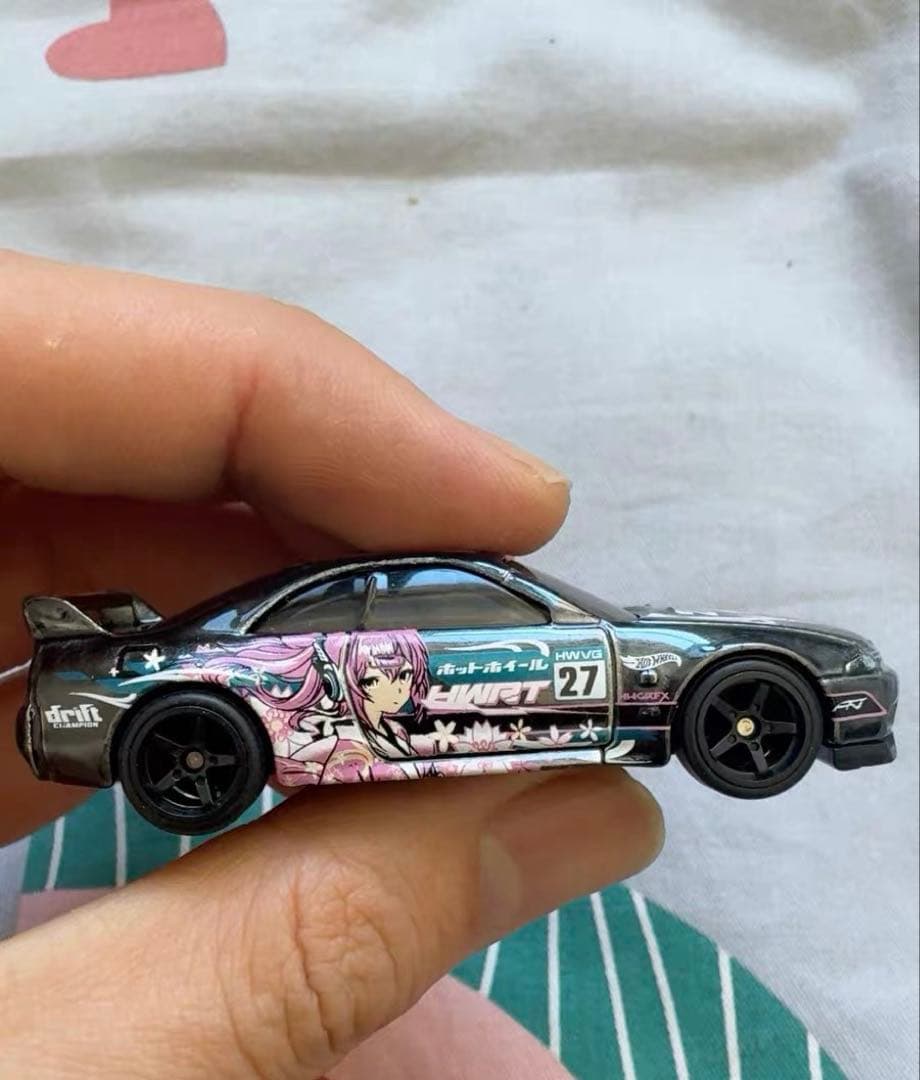 ホットウィール NFT スカイライン GT-R R33