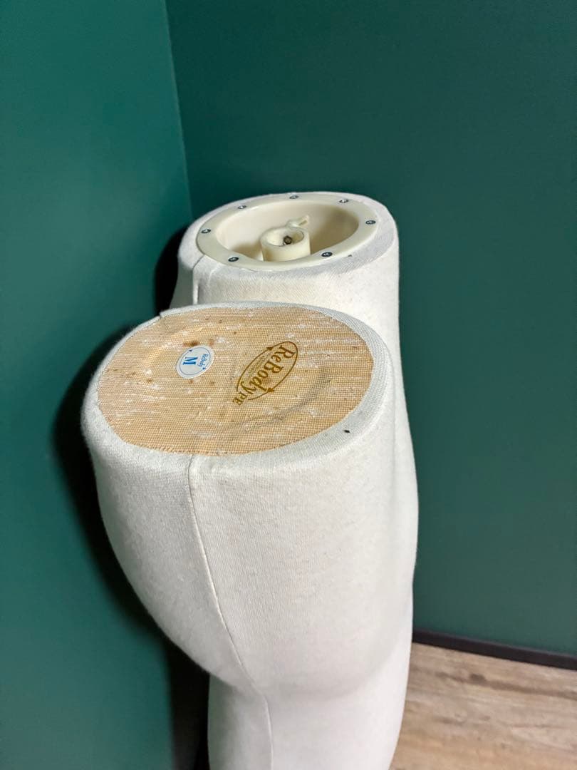 【美品】ステンレストルソー　布製ベージュ　土台付き 男性 撮影用