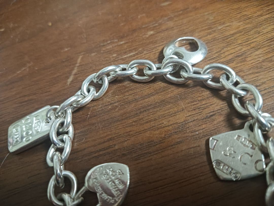 専用大特価◆TIFFANY＆Coティファニーシルバー チャーム付き ブレスレット