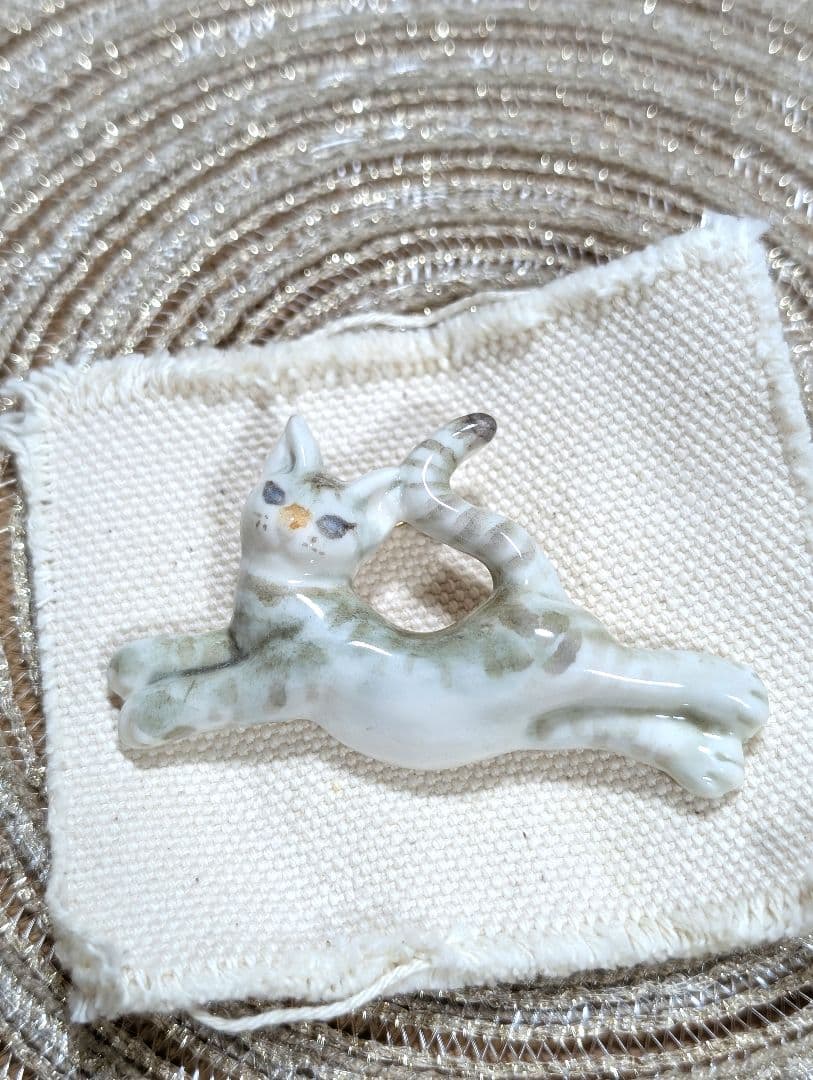 小菅幸子　ブローチ