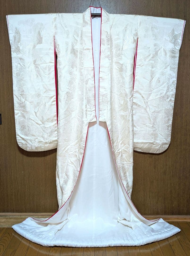 和装婚礼花嫁様 白無垢セット 赤フキ比翼