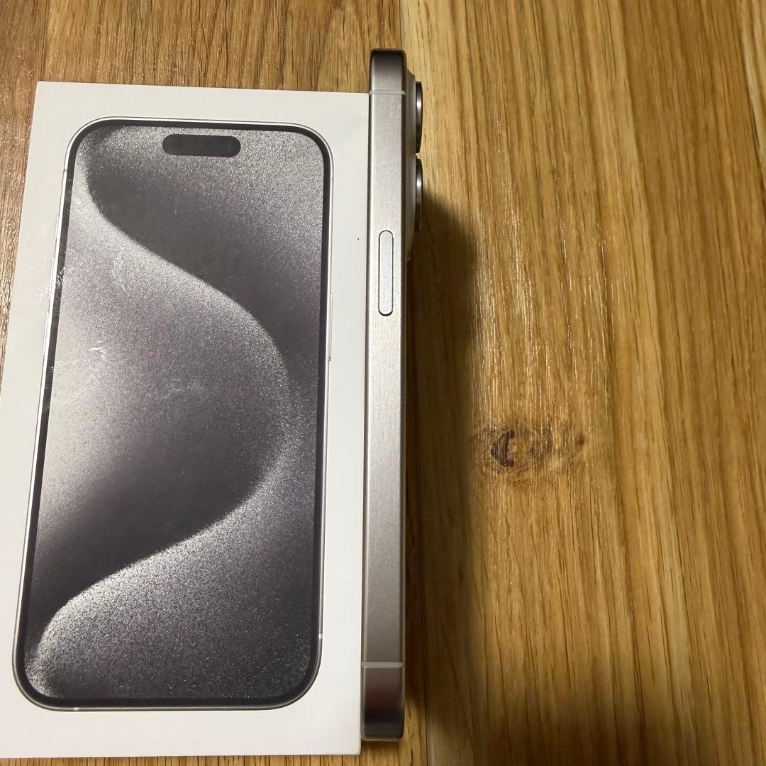 Apple iPhone 15Pro ホワイトチタニウム 128GB