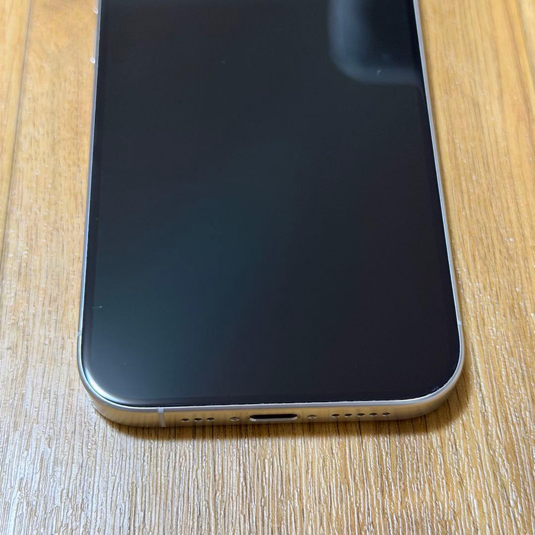 Apple iPhone 15Pro ホワイトチタニウム 128GB