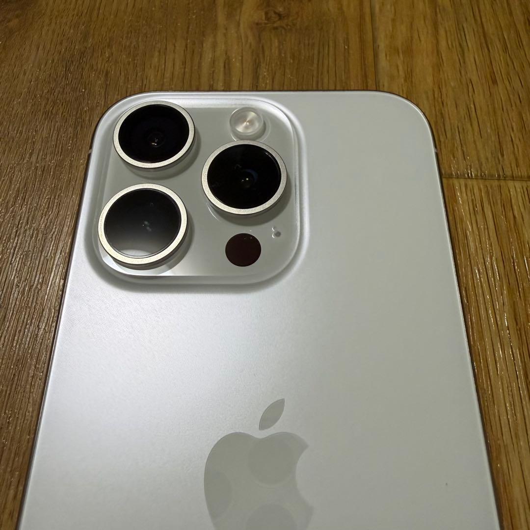 Apple iPhone 15Pro ホワイトチタニウム 128GB