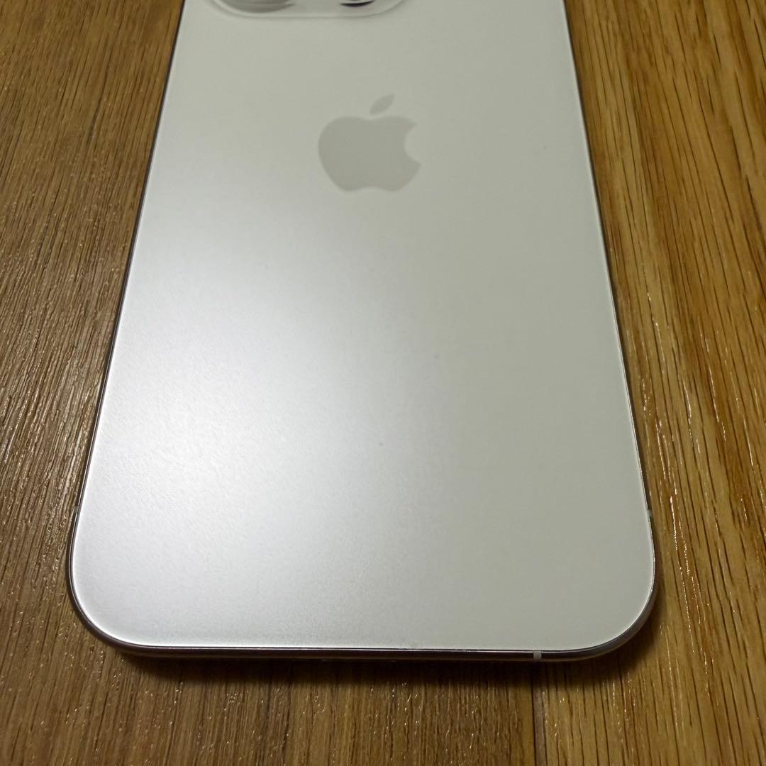 Apple iPhone 15Pro ホワイトチタニウム 128GB