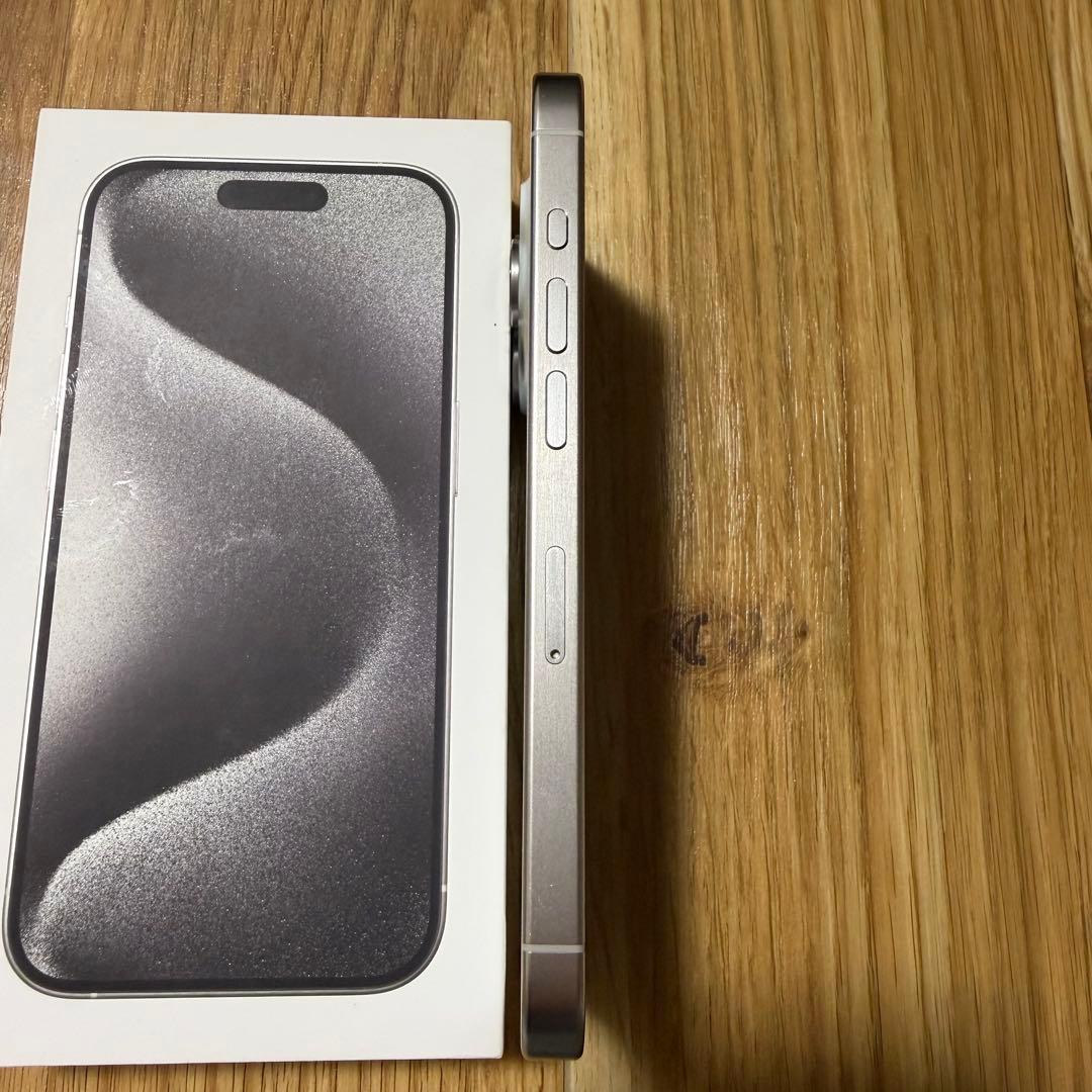 Apple iPhone 15Pro ホワイトチタニウム 128GB