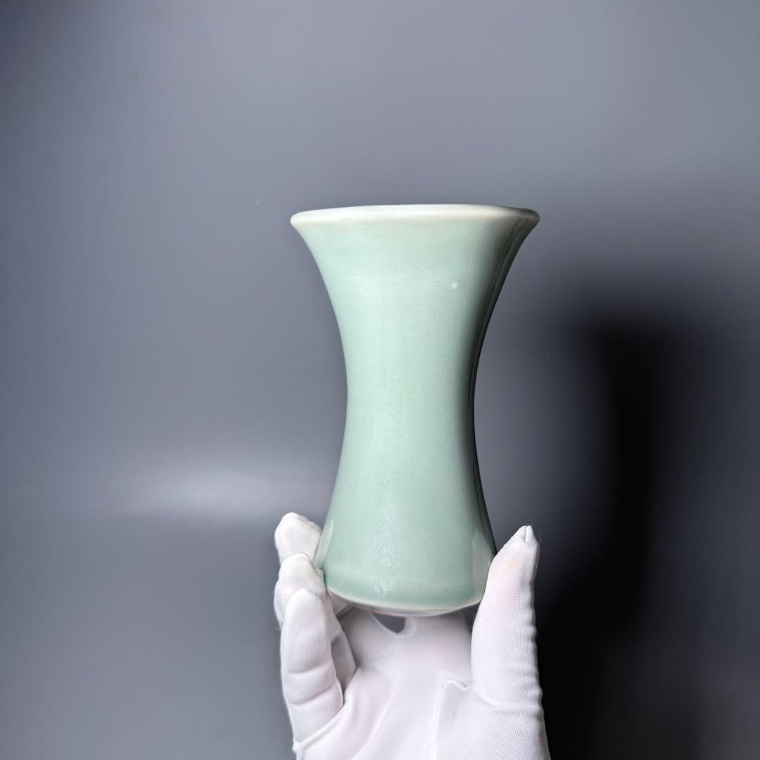 後期鍋島　青磁筒形花生　蒐集家放出品　特注共箱付　同手図録掲載品　最高峰の造形美