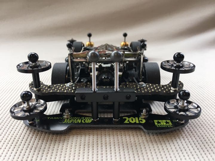 ミニ四駆 エアロアバンテ ブラック メタリック フルカスタム  1 作成中