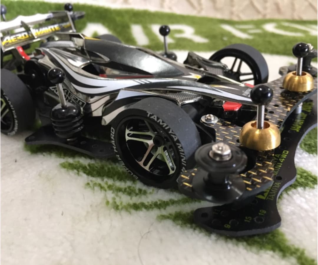 ミニ四駆 エアロアバンテ ブラック メタリック フルカスタム  1 作成中