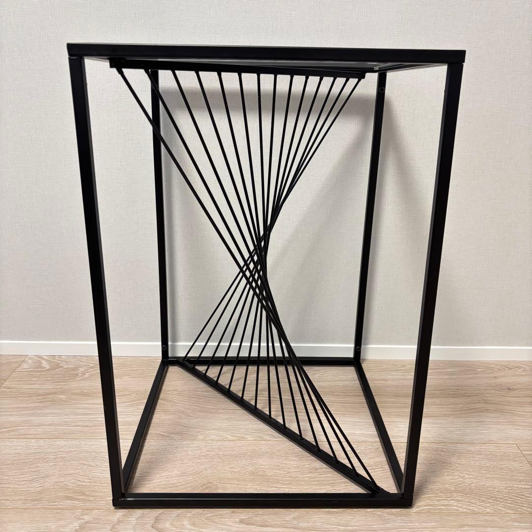 KARE 幾何学的デザイン ブラックサイドテーブル