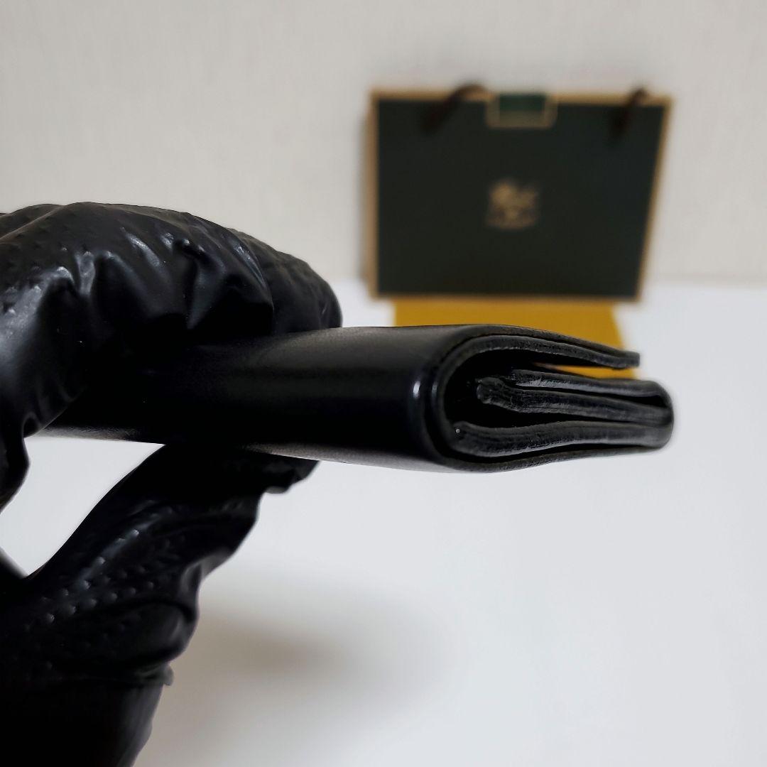 正規品　IL BISONTE　イルビゾンテ　二つ折り財布　ブラック　良品フラップ