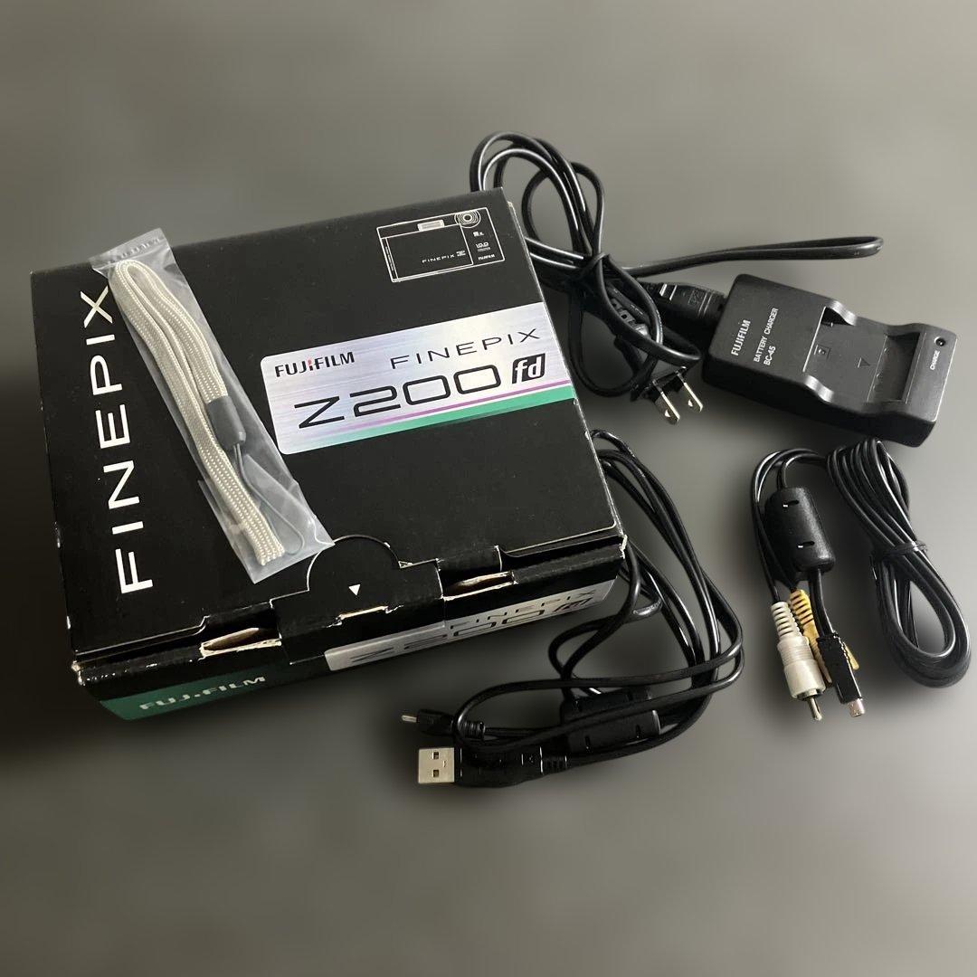 FUJIFILM 富士フイルム FinePix Z200fd レッド ブラック