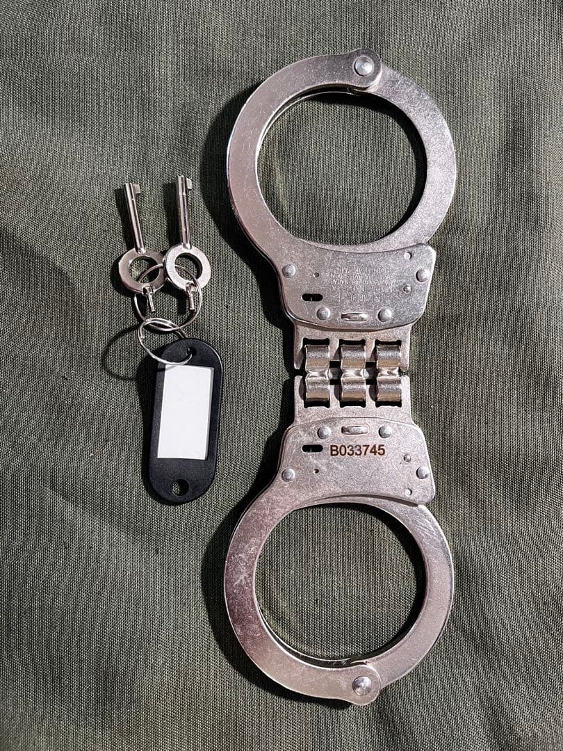 土日限定特価★米国製手錠 Smith & Wesson M300ー1