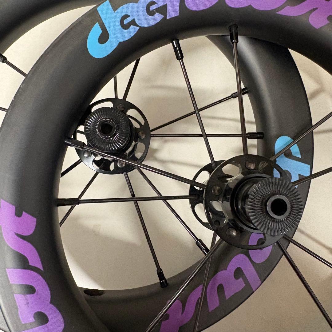 Deerobust dati バランスバイク　カーボンホイール　ストライダー