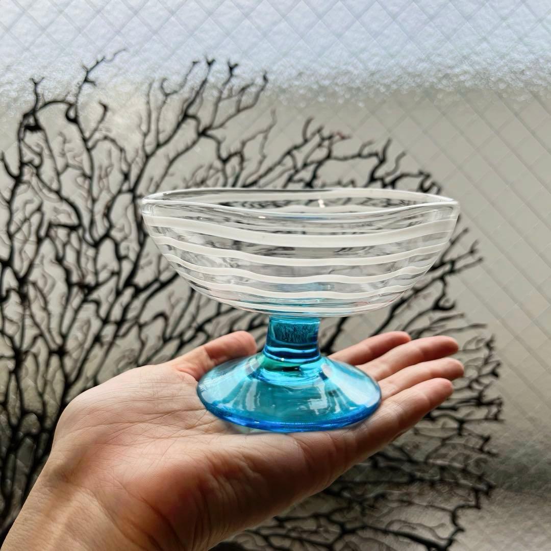 骨董　時代ガラス　超希少　四角型　白糸巻紋　水色脚付　氷コップ　ウラン