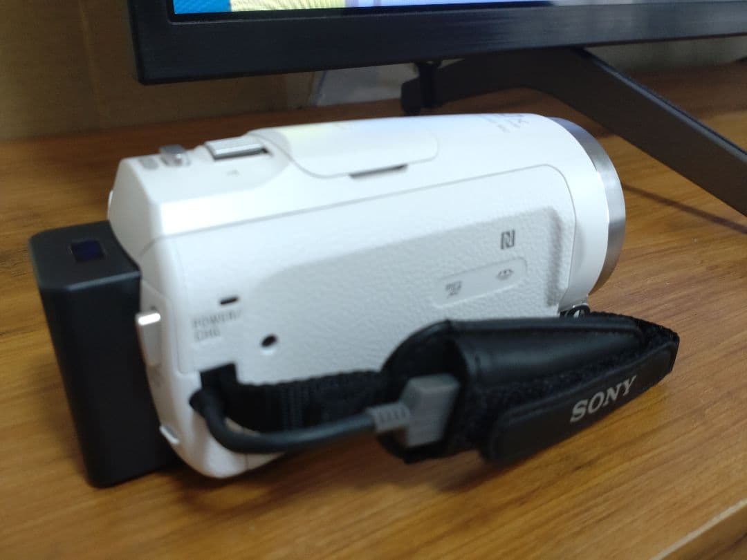 パ*ダ様 【液晶黄味あり】SONY ハンディカム フルHD ホワイト HDR-C