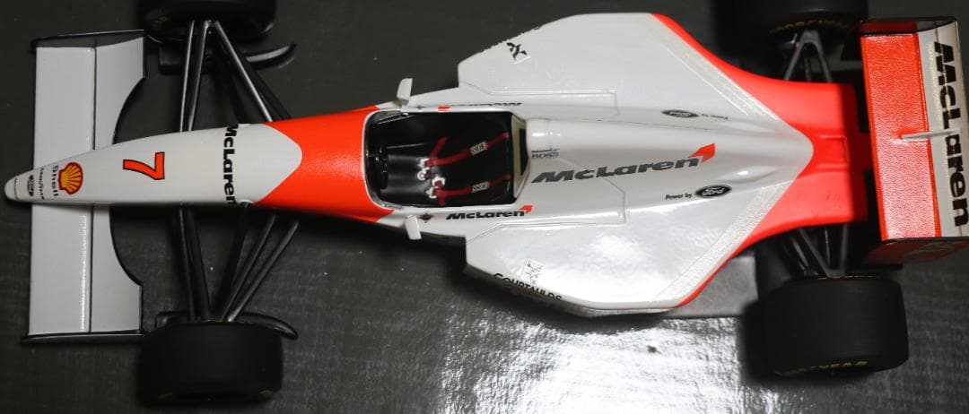 貴重ビックスケール１／1８　マクラーレン・コレクション　マクラーレンMP4／8