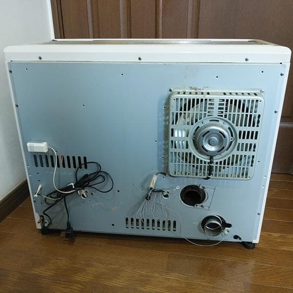 食ぱんまん　サンポット FF式石油暖房機 FFR-7021KF