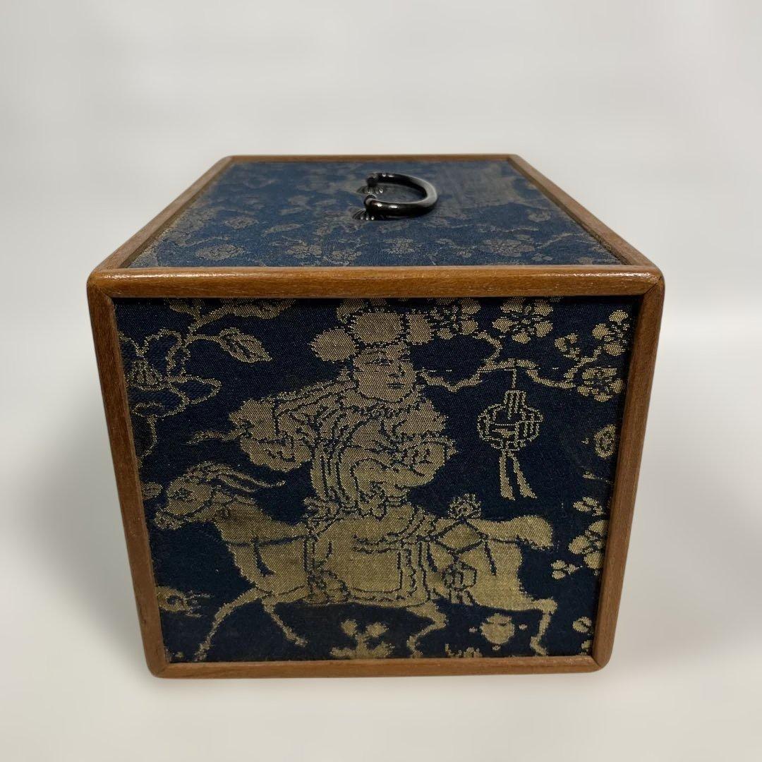 茶道具　倹鈍蓋裂地張り　茶箱　抹茶碗つき