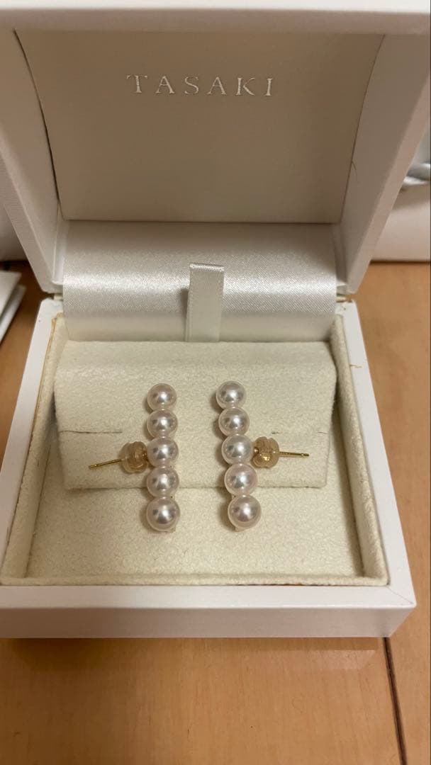 美品TASAKIタサキバランスピアスk18サクラゴールド