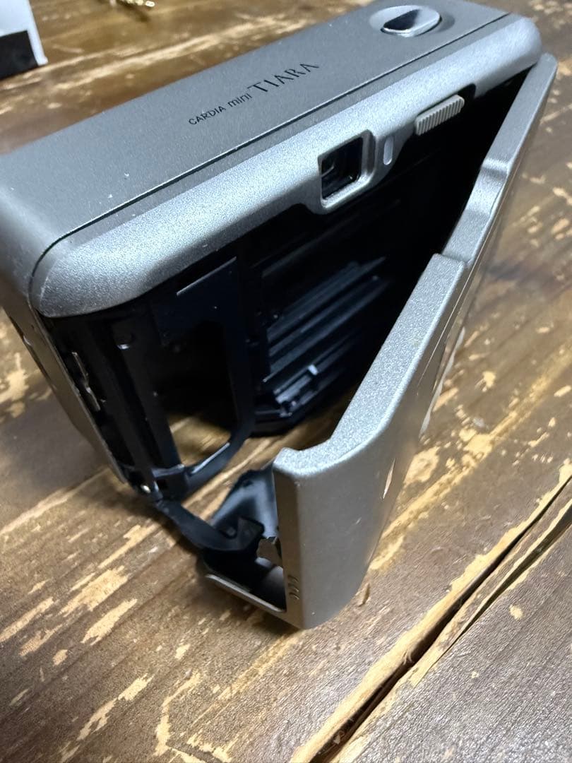 ジャンク　フィルムカメラ　FUJIFILM CARDIA mini TIARA