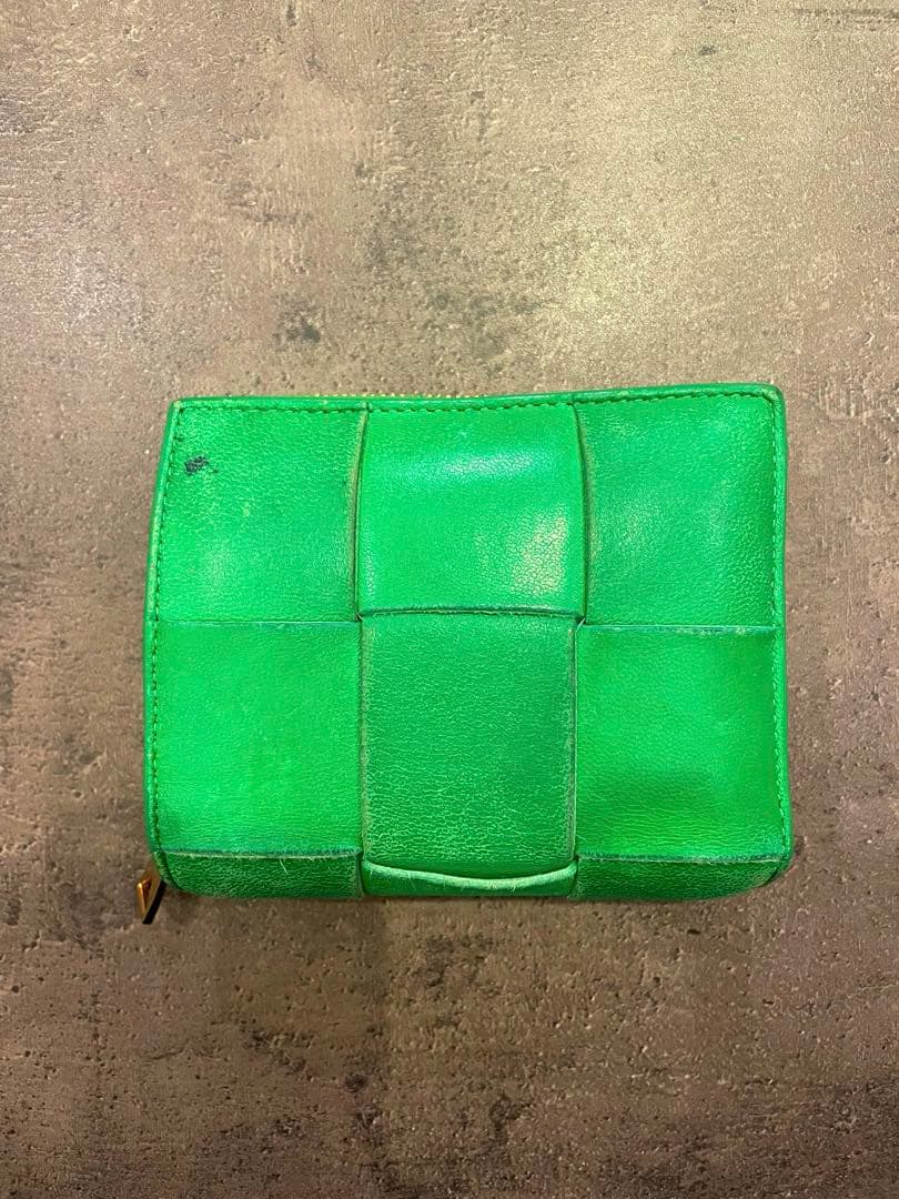 ボッテガヴェネタ　スモールカセット　コンパクトウォレット　二つ折り折り財布