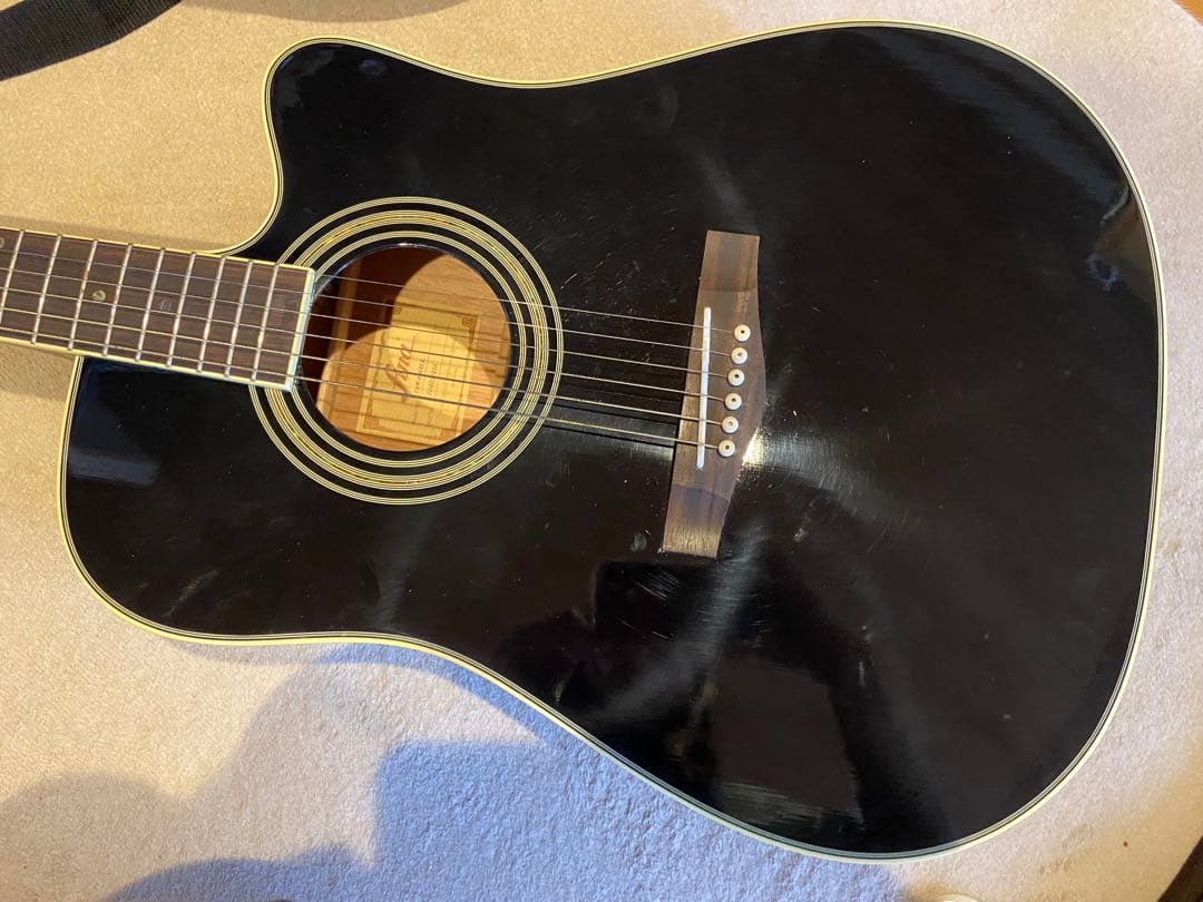 アコースティックギター　ソフトケース　チューナー　ピック付き