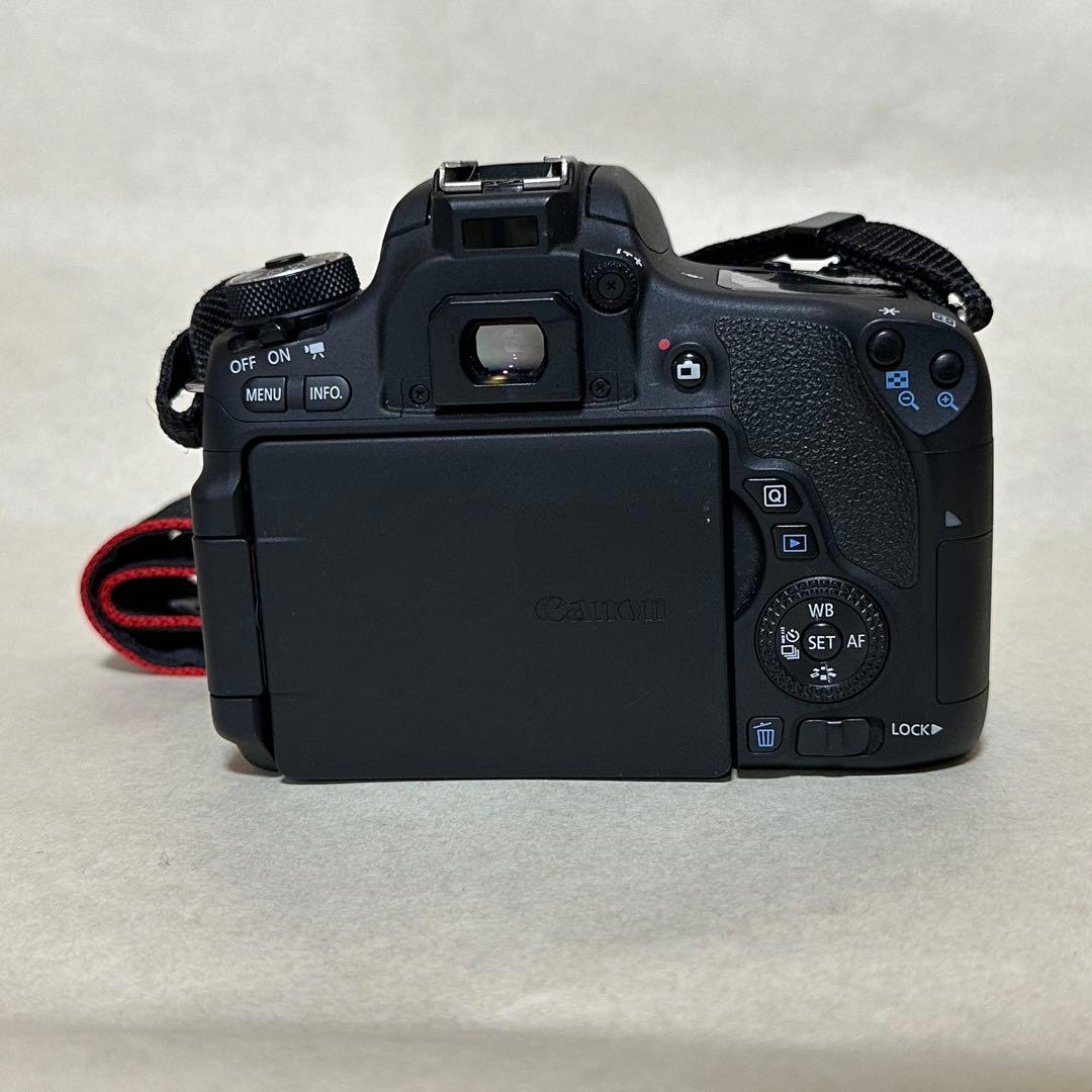 キャノン EOS8000D + 18-135 IS STM バッテリー4個付