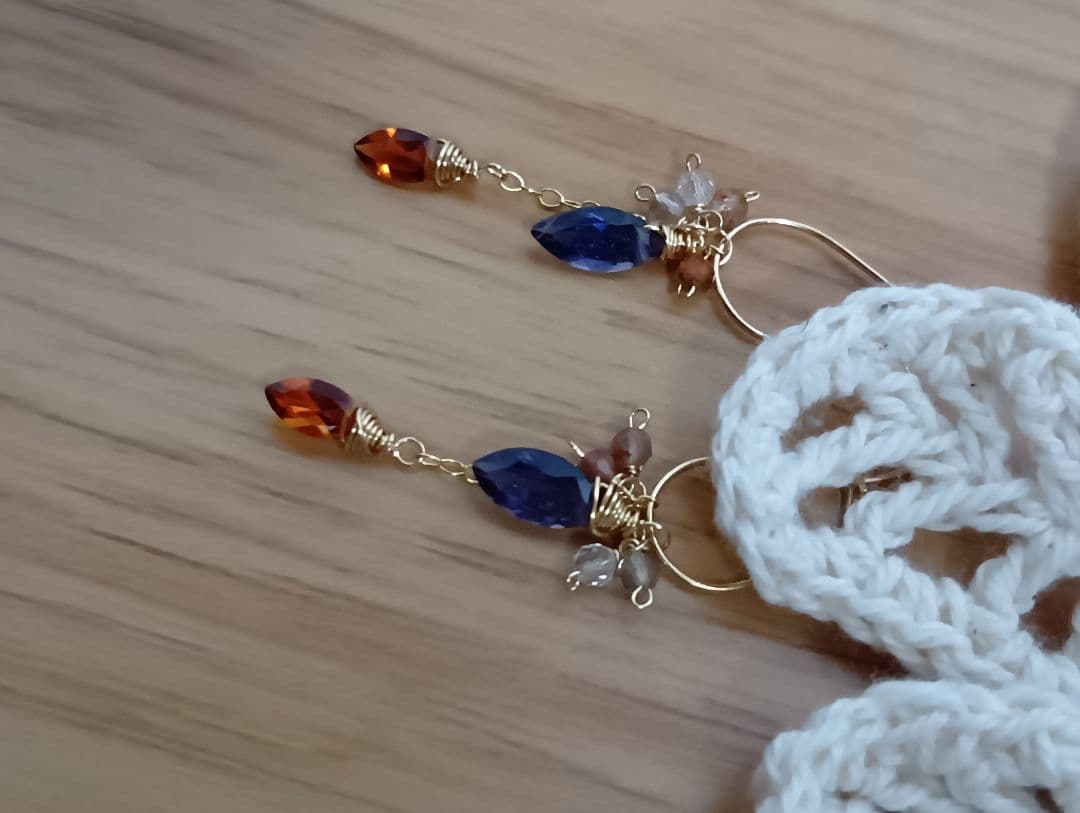 551/14kgfブルートパーズと青系石のアシメントリーチャーム他