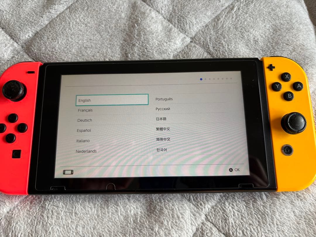 NintendoSwitch 本体 グリーン・レッド・ピンク・イエロージョイコン