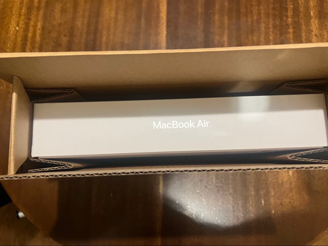 Apple MacBook Air 16GB/256GBシルバー 本体