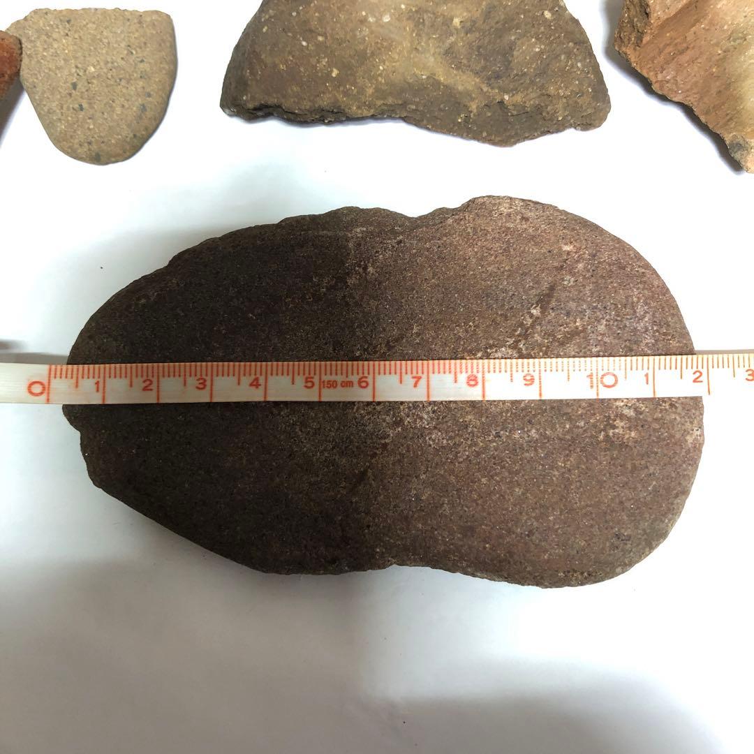 縄文時代の石皿、石斧、土器破片