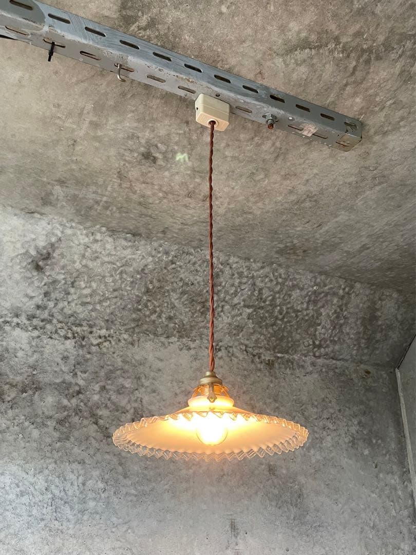 【merci】br2-3. 小皿！フランス　吊り下げ　ミルクガラス　シェード