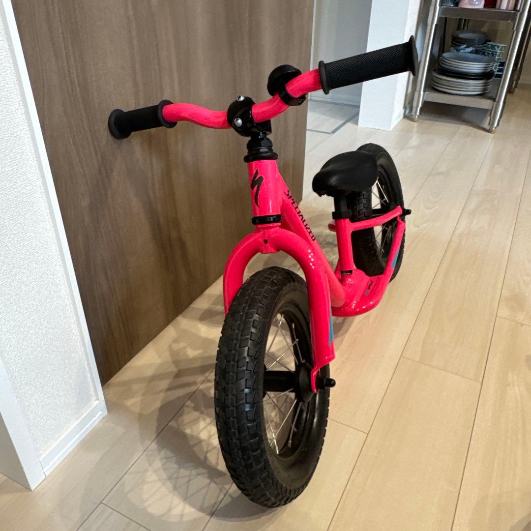 Specialized ピンク HOTWALK 12インチ