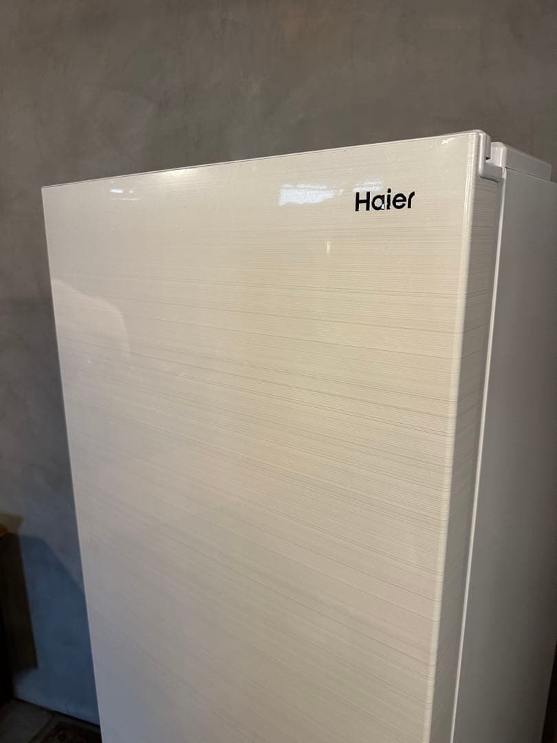 ②東京都内23区配送無料】2023年　美品　haier 冷蔵庫　335L 格安
