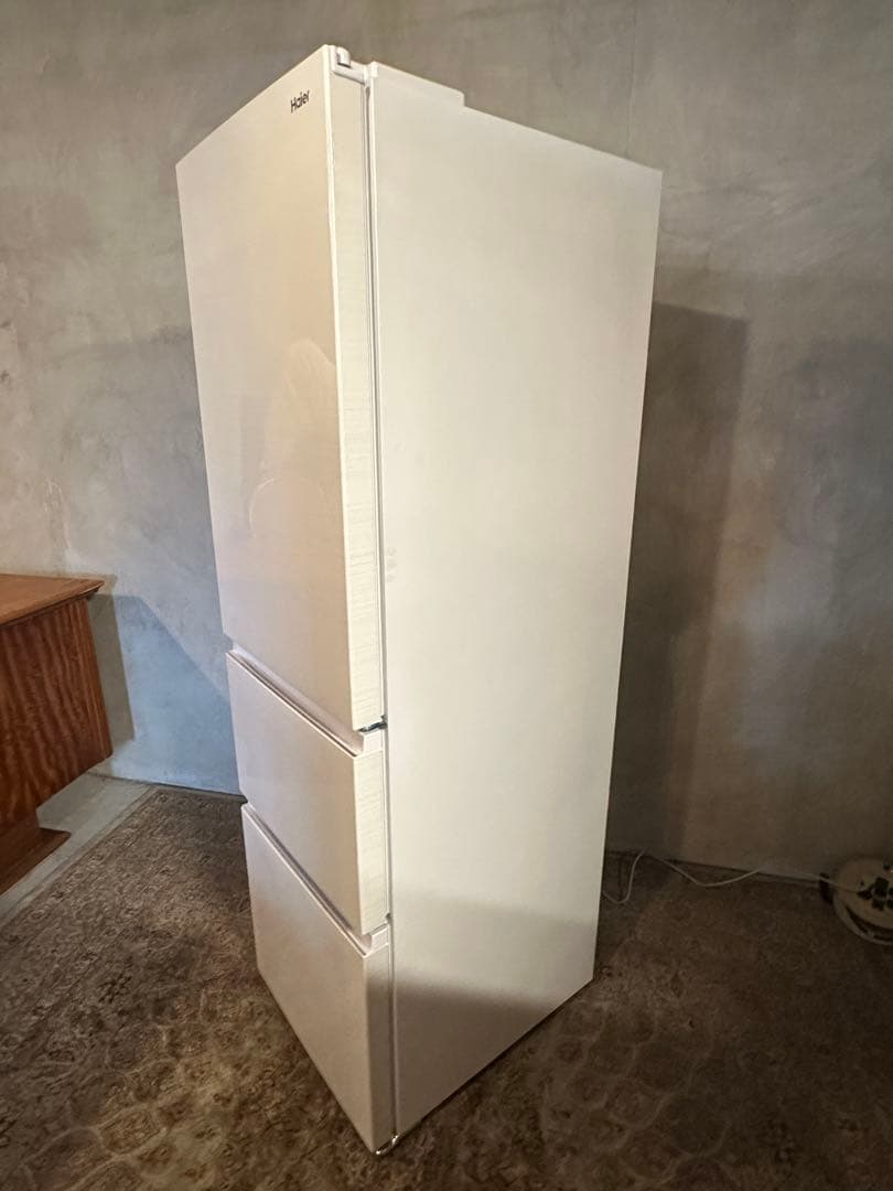 ②東京都内23区配送無料】2023年　美品　haier 冷蔵庫　335L 格安