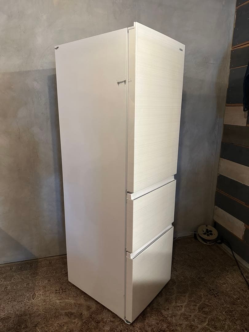 ②東京都内23区配送無料】2023年　美品　haier 冷蔵庫　335L 格安