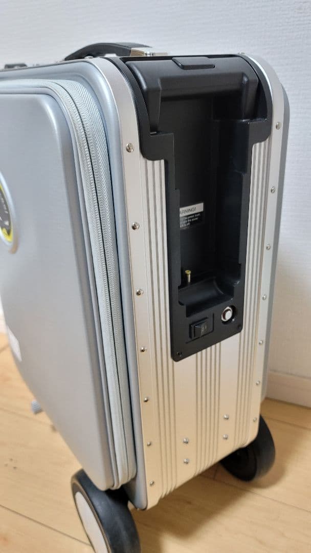 【一度のみ使用】電動スーツケース Airwheel SE3S