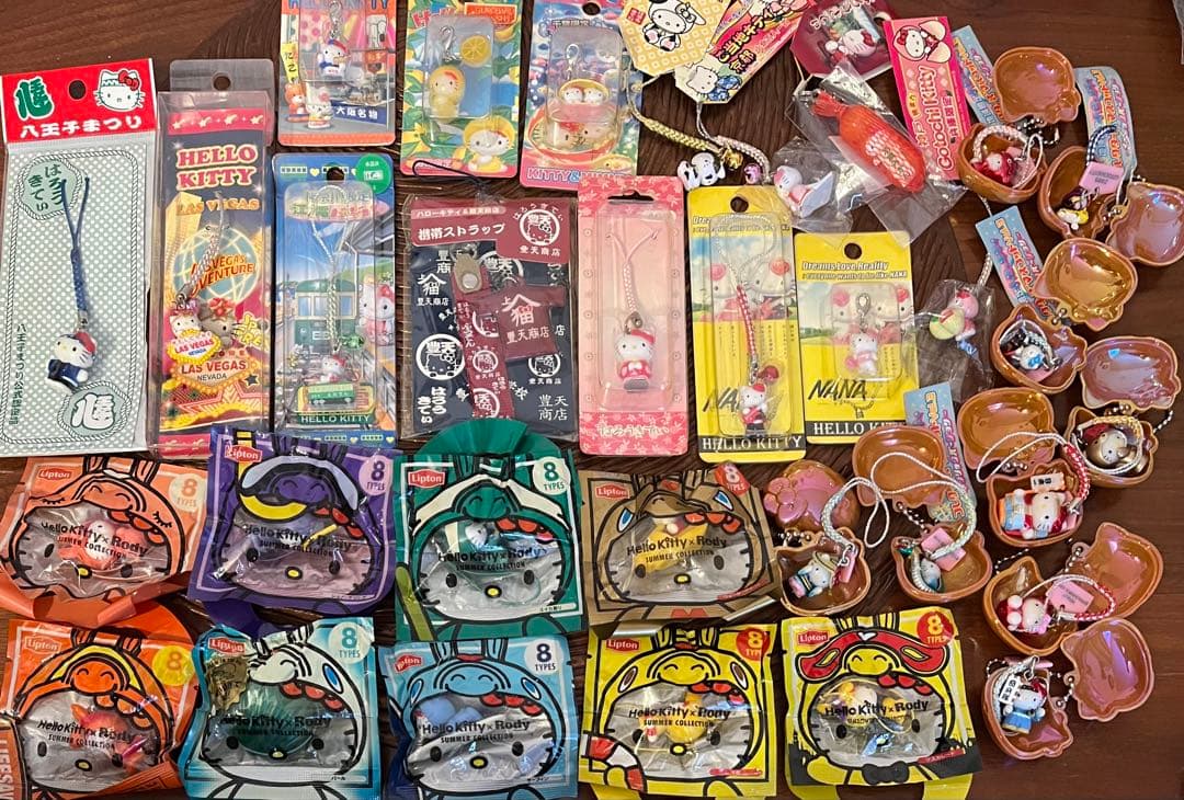 ハローキティ ご当地根付ストラップ