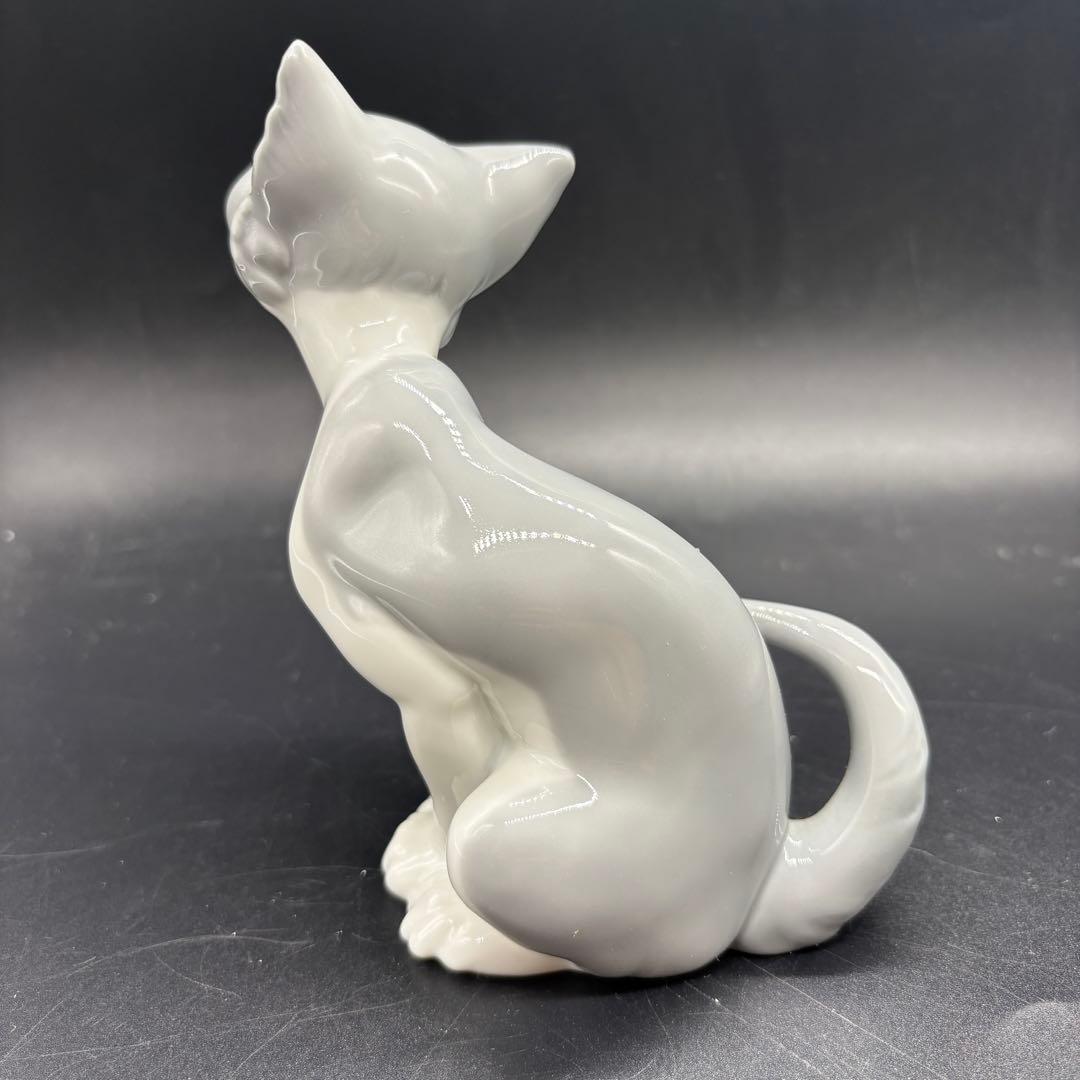 箱付きリヤドロ フィギュリン 置物　ネコ　ごはんをちょうだい　①　no.172