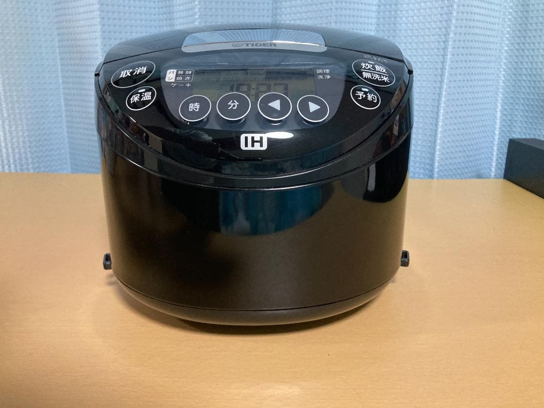 ★美品★２2年製 TIGER JPW-H100 炊きたてIH炊飯器 5.5合炊き