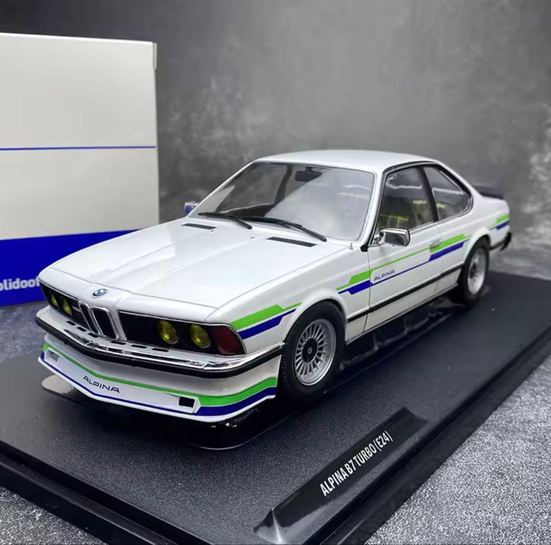 ALPINA B7 TURBO (E12) シルバー1\18スケールモデル