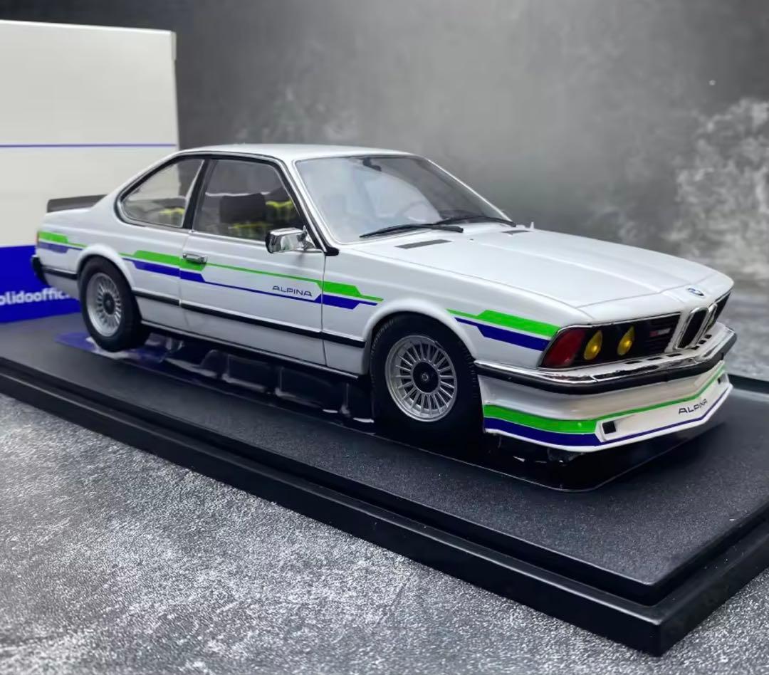ALPINA B7 TURBO (E12) シルバー1\18スケールモデル